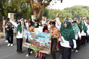 Para Pelajar Metro Memeriahkan Karnaval Hari Anak Nasional