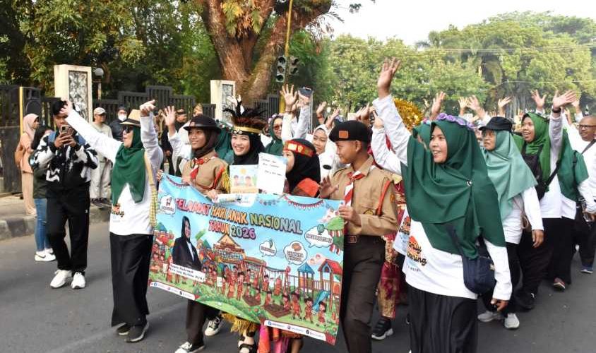 Para Pelajar Metro Memeriahkan Karnaval Hari Anak Nasional