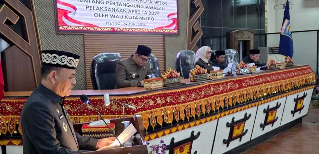 Wali Kota Metro Sampaikan Laporan APBD 2025